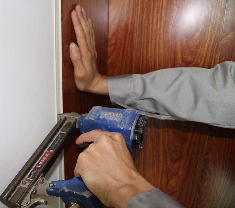 thi cong tam op tuong